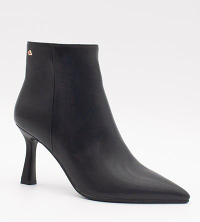 UNA HEALYS CALIFORNIA GIRL BLACK Una Healy