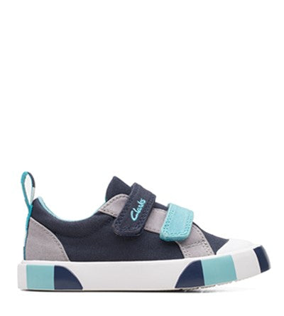 Clarks kids outlet fitting